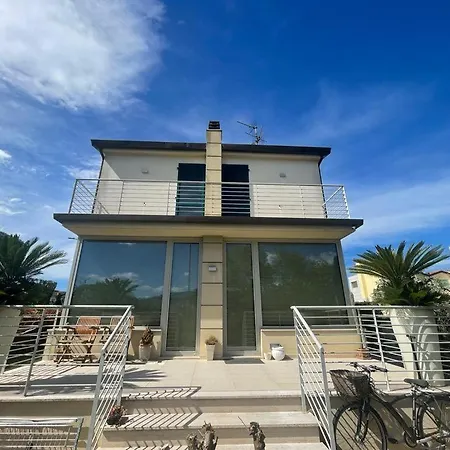 Villa I Tre Cipressi Lido di Camaiore